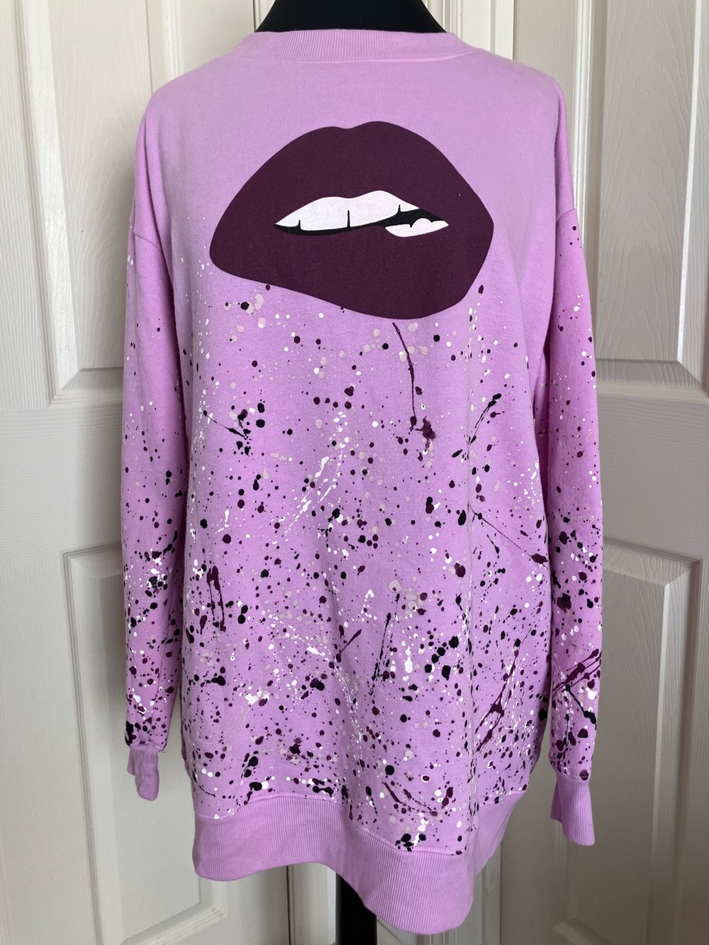 NWT Wildfox “Lips And Drips” Roadtrip Splatter Graphic Sweatshirt Purple Sz. XS